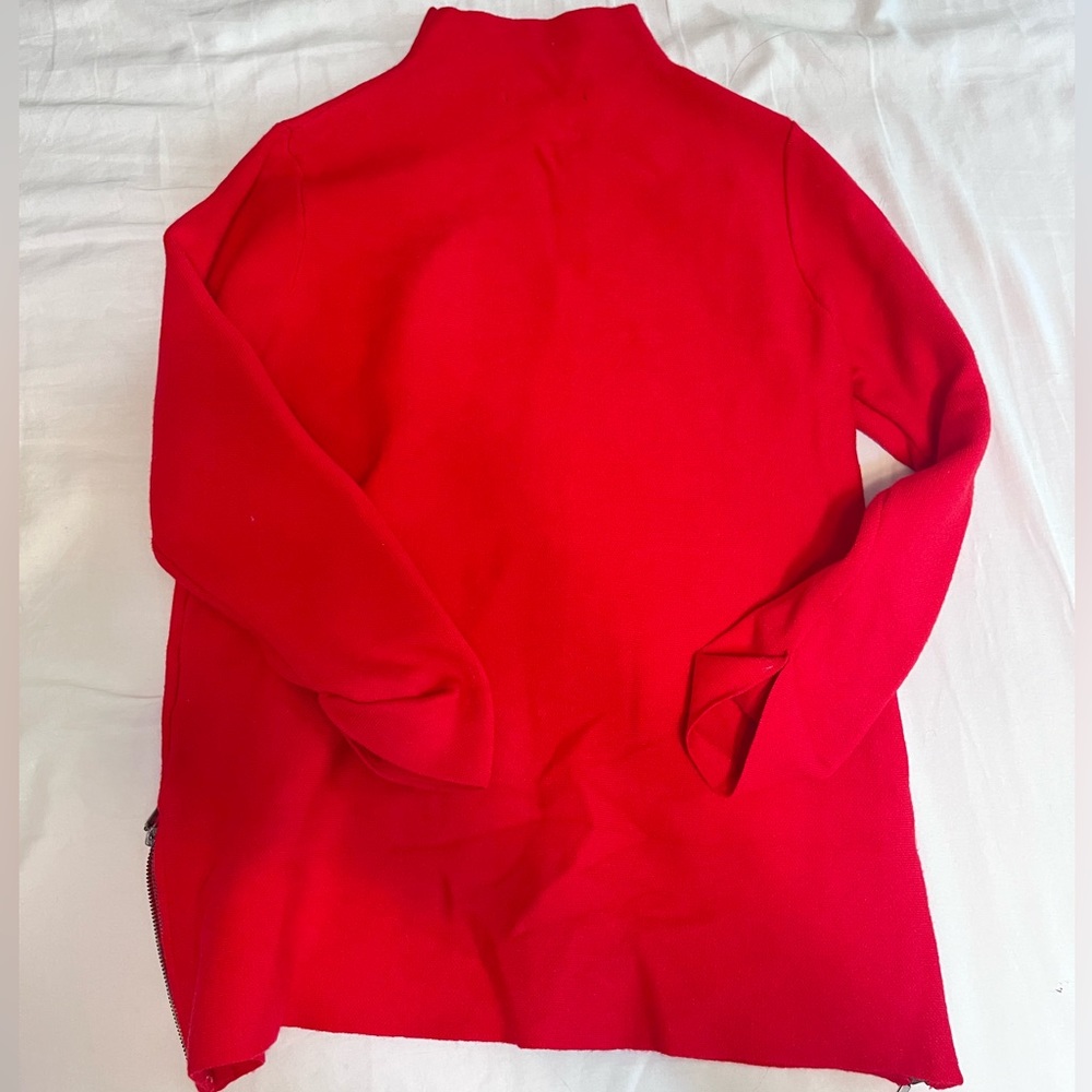 TAHARI! Bright red thick turtleneck/mockneck sweater